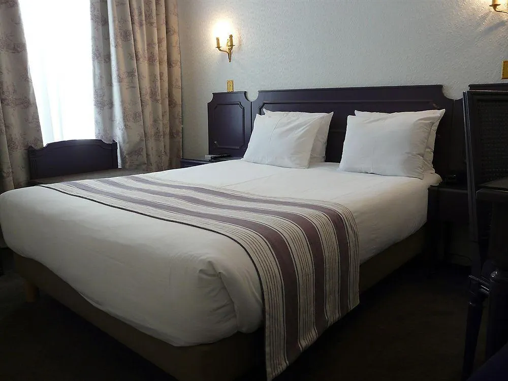 Victor Hugo Kléber Hotel Paris