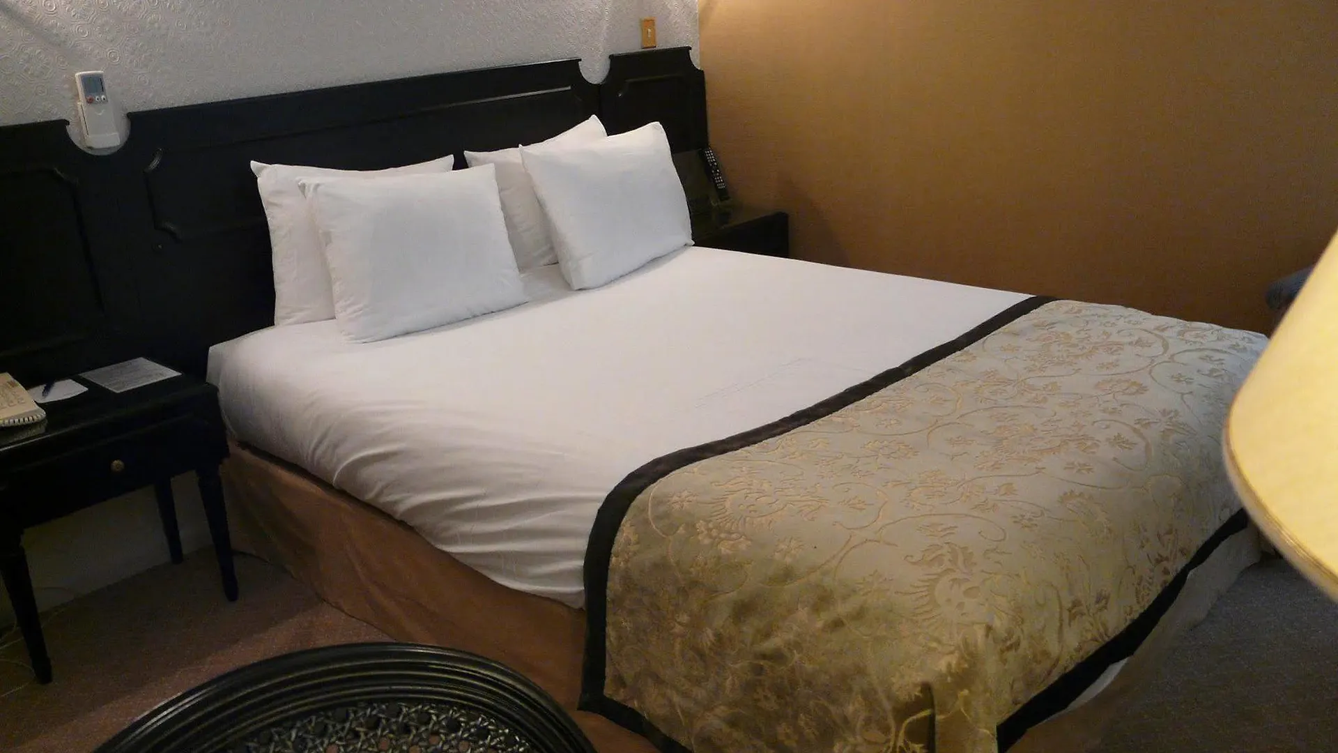 Victor Hugo Kleber Hotel Paris